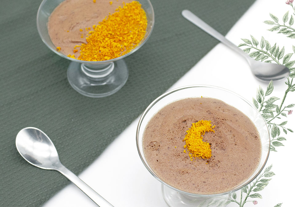 Espumós de xocolata amb aquafaba i taronja